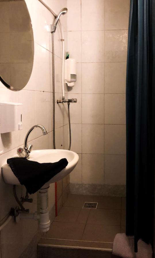 Whole Basement Former Pub2 For Stag Do, Men'S Cave Budapest Ngoại thất bức ảnh
