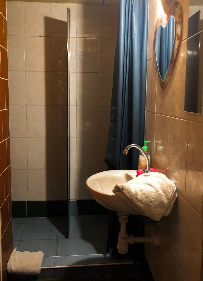 Whole Basement Former Pub2 For Stag Do, Men'S Cave Budapest Ngoại thất bức ảnh
