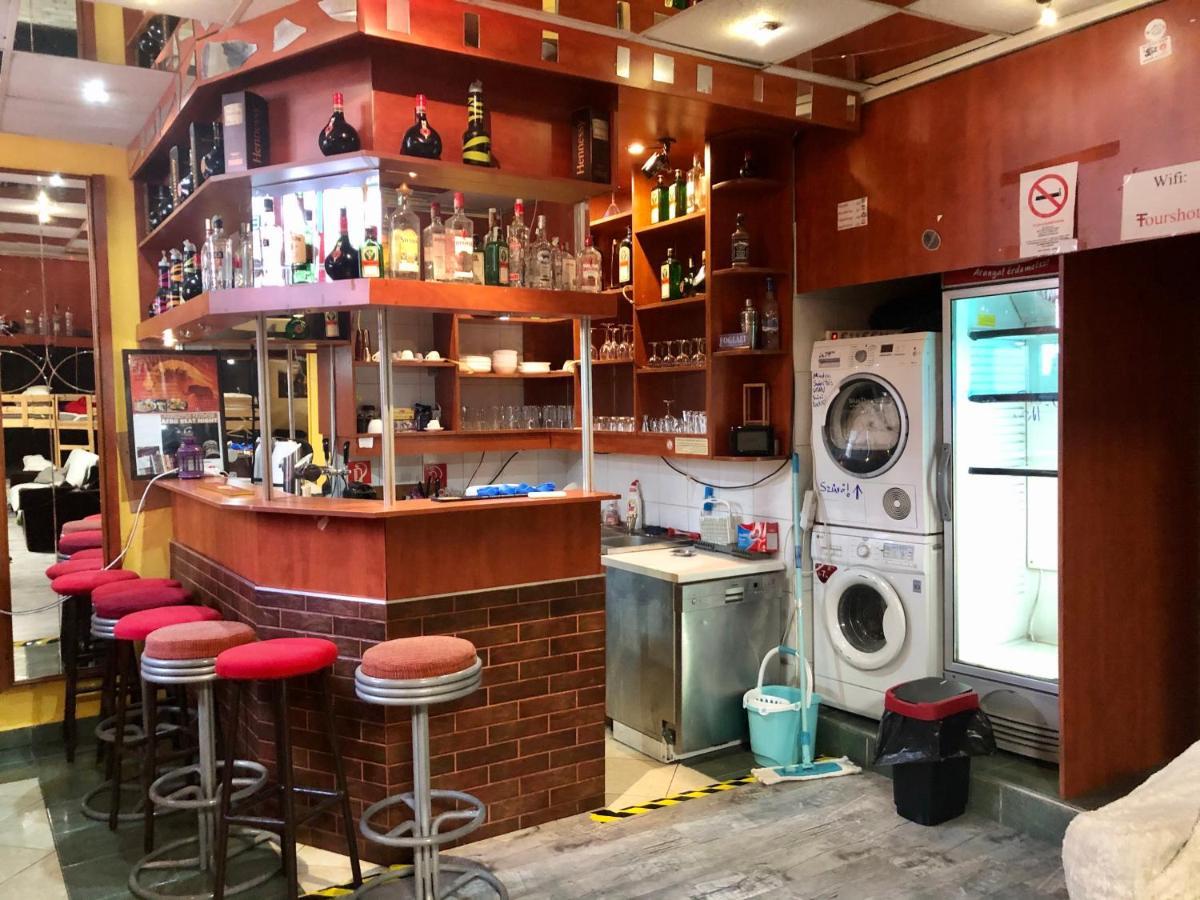 Whole Basement Former Pub2 For Stag Do, Men'S Cave Budapest Ngoại thất bức ảnh