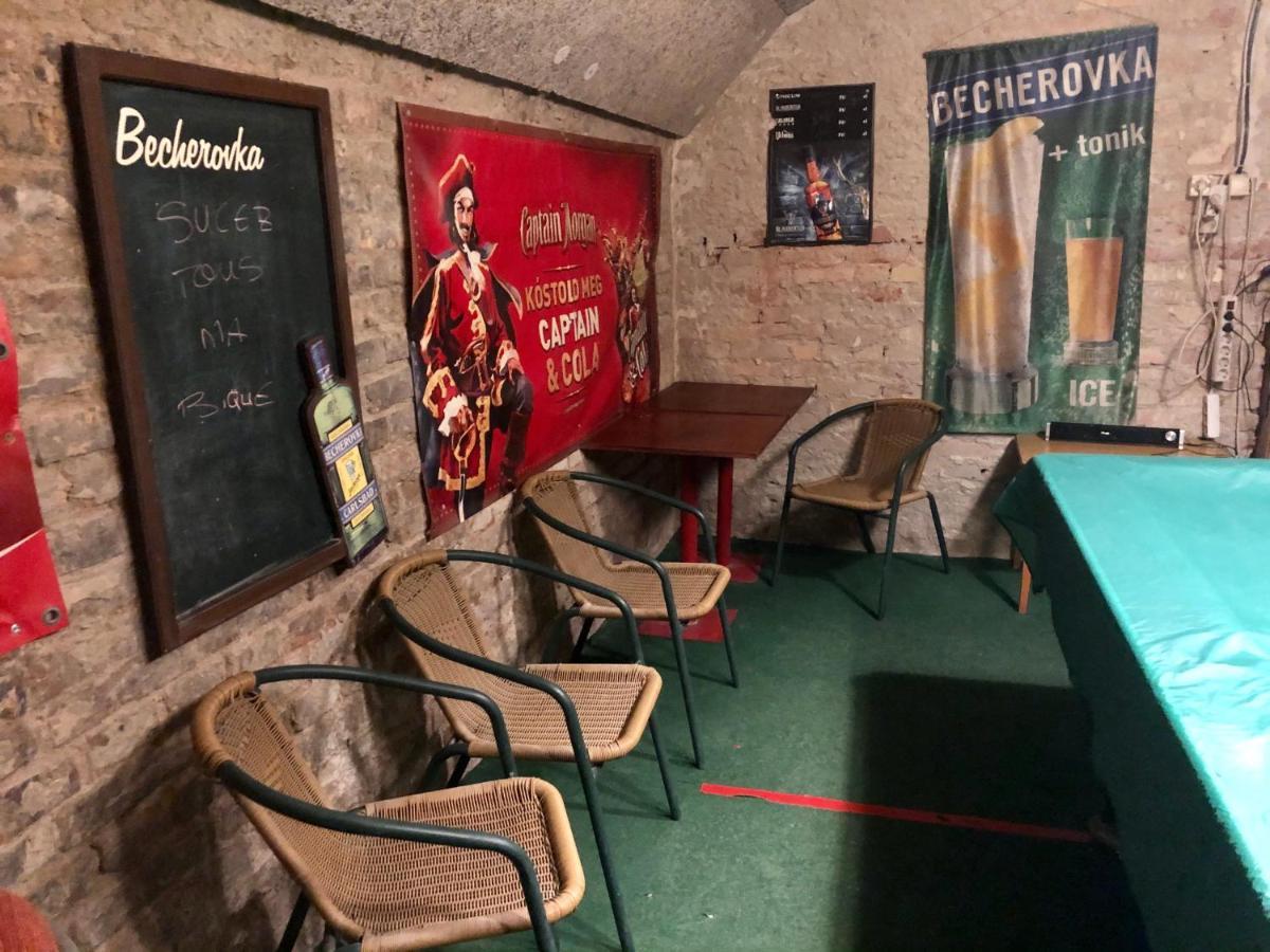 Whole Basement Former Pub2 For Stag Do, Men'S Cave Budapest Ngoại thất bức ảnh
