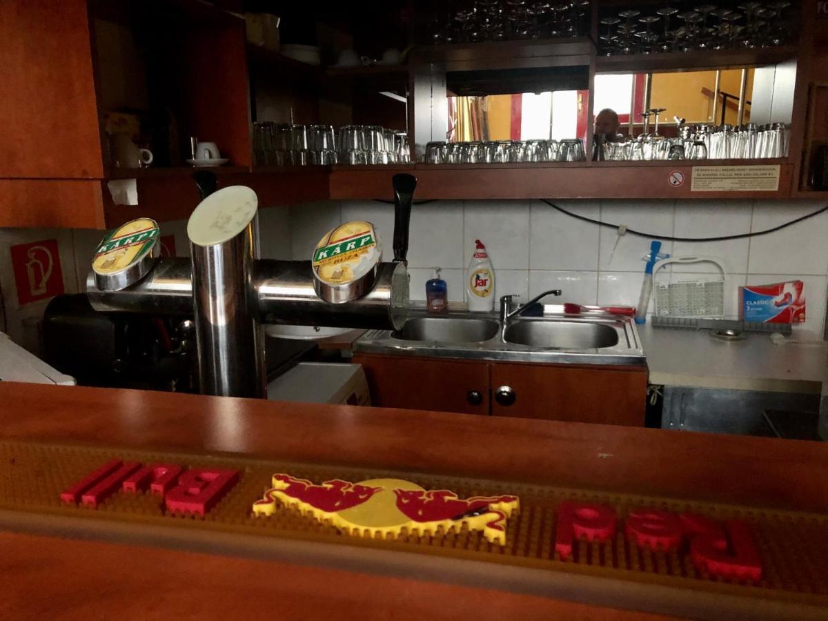 Whole Basement Former Pub2 For Stag Do, Men'S Cave Budapest Ngoại thất bức ảnh