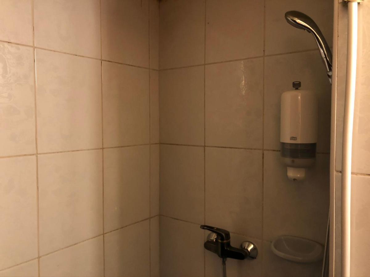 Whole Basement Former Pub2 For Stag Do, Men'S Cave Budapest Ngoại thất bức ảnh