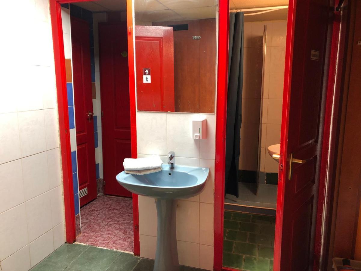 Whole Basement Former Pub2 For Stag Do, Men'S Cave Budapest Ngoại thất bức ảnh