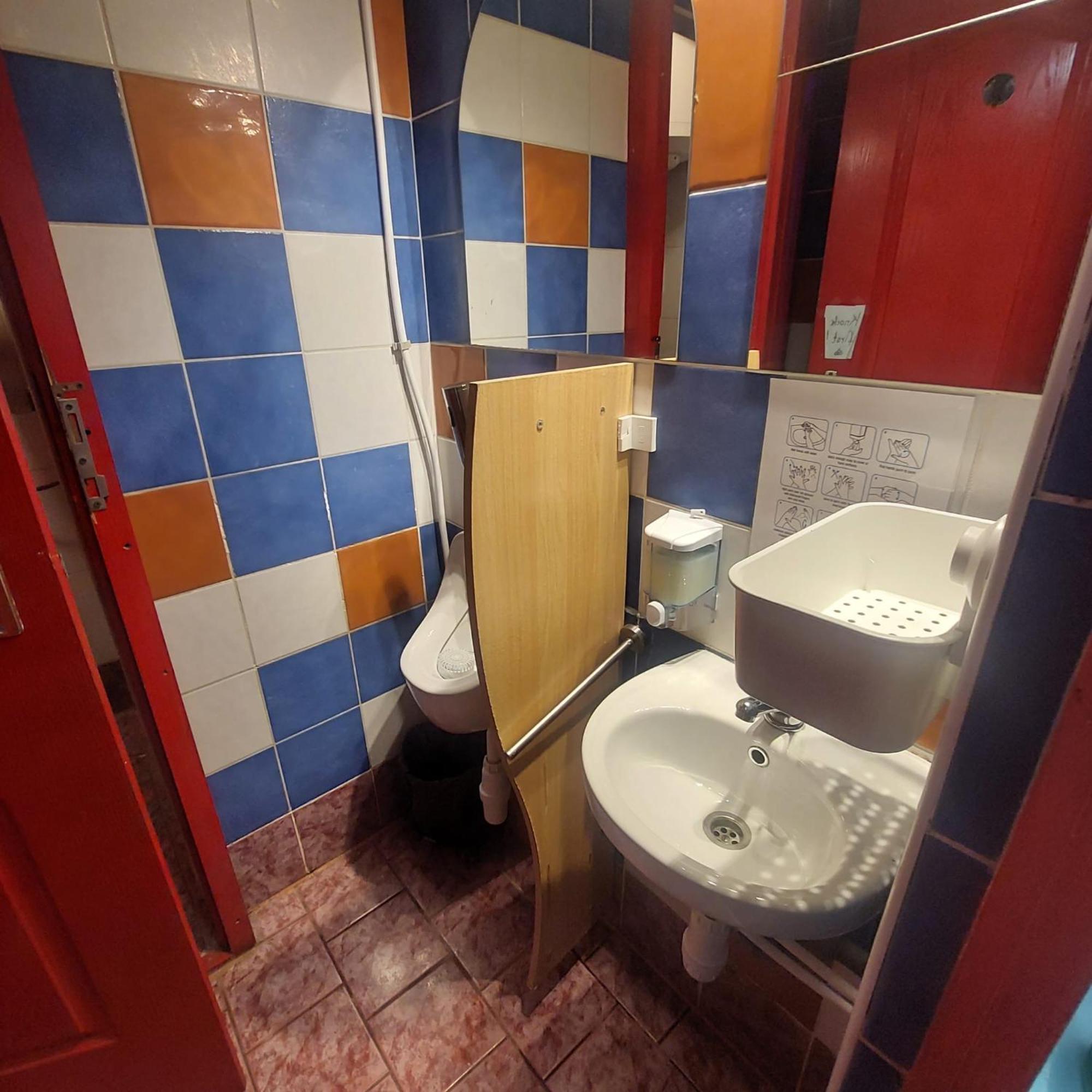 Whole Basement Former Pub2 For Stag Do, Men'S Cave Budapest Ngoại thất bức ảnh