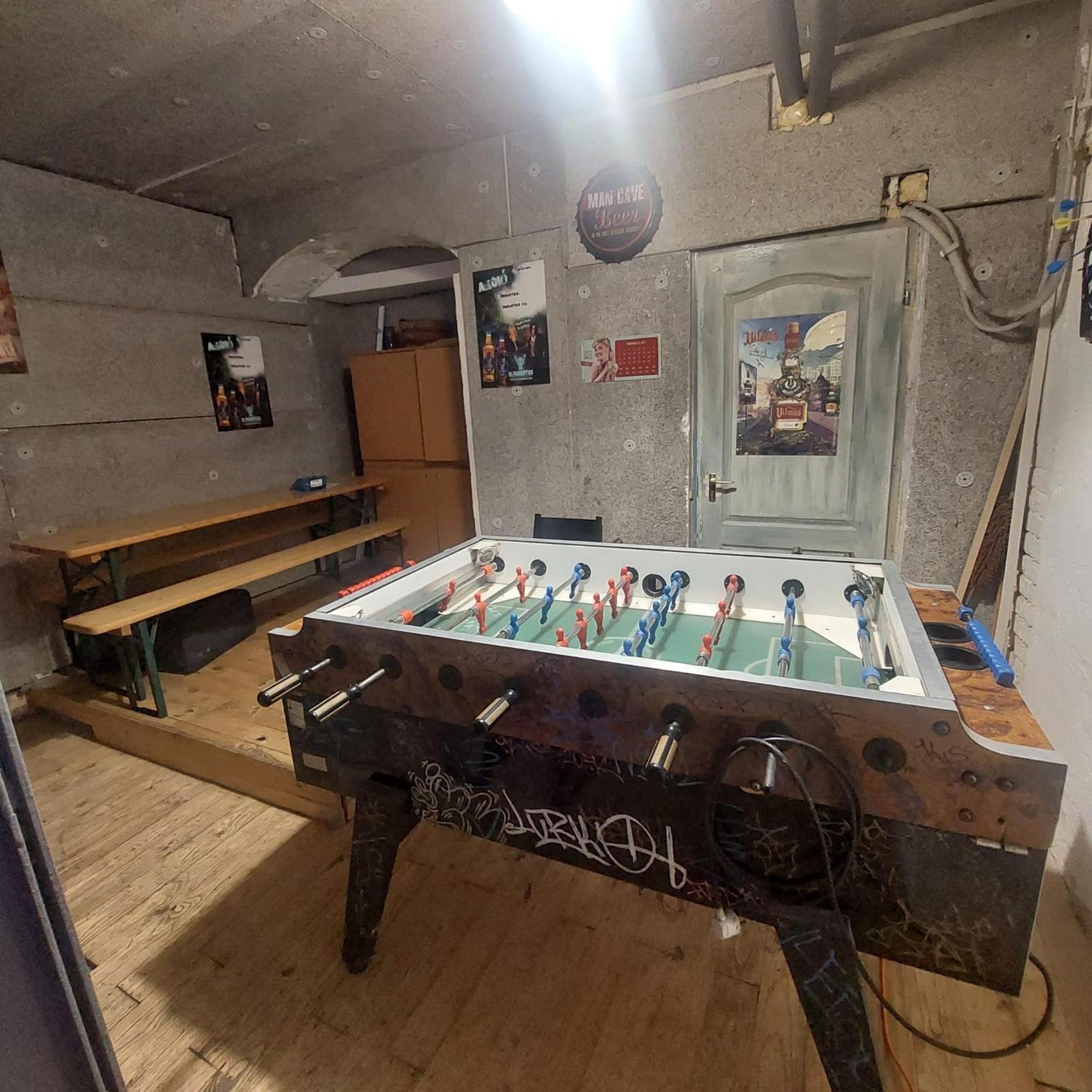 Whole Basement Former Pub2 For Stag Do, Men'S Cave Budapest Ngoại thất bức ảnh