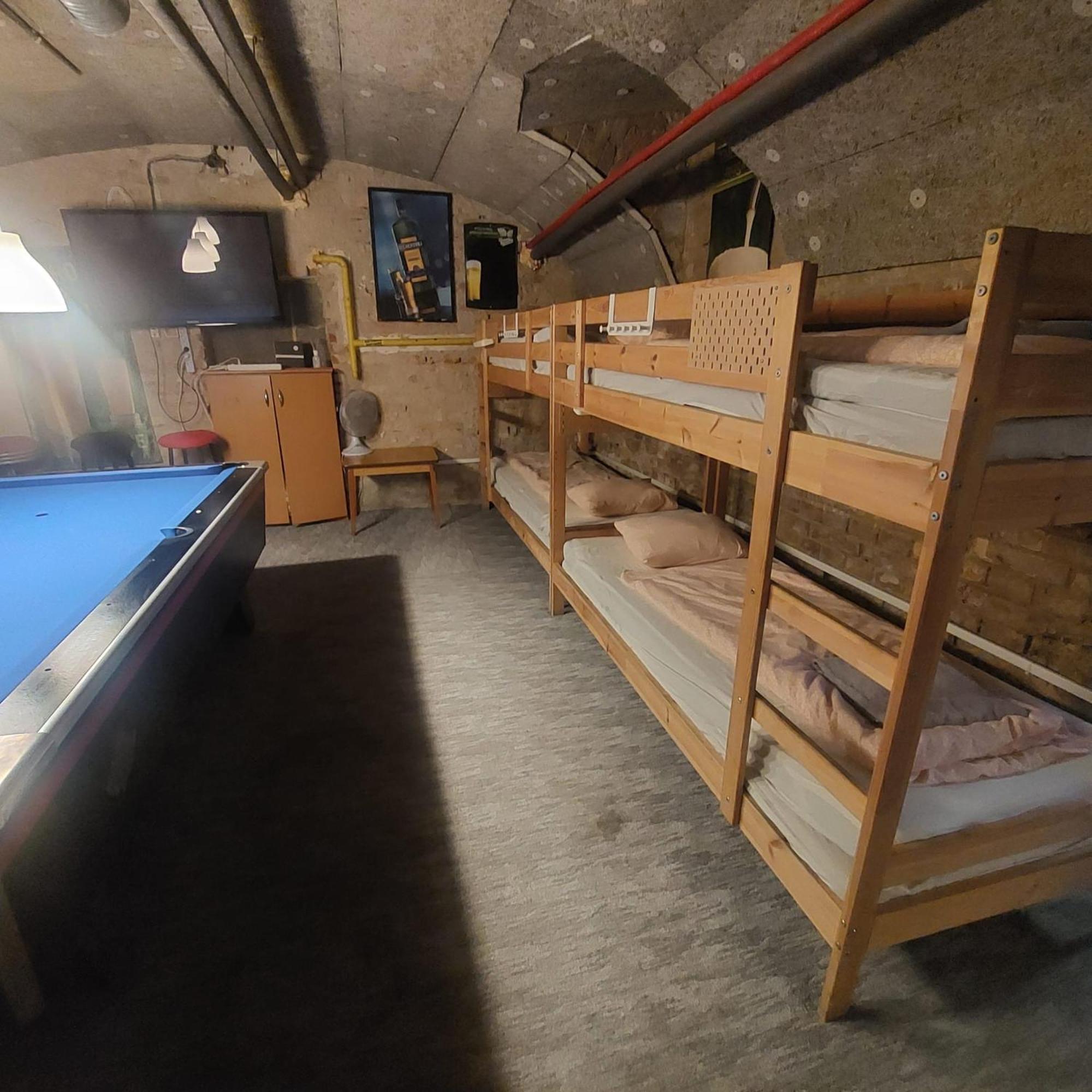 Whole Basement Former Pub2 For Stag Do, Men'S Cave Budapest Ngoại thất bức ảnh